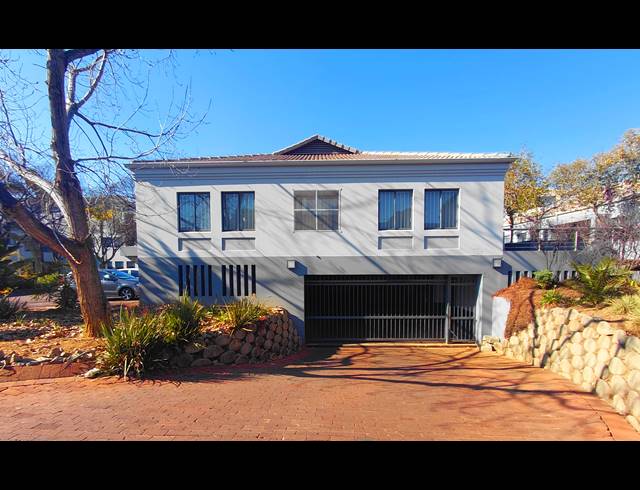 90M² OFFICE TO LET IN BRYANSTON